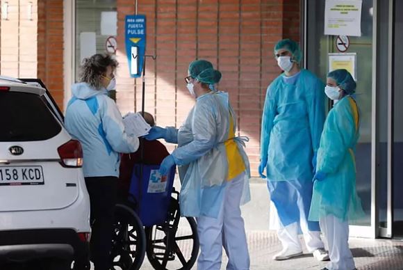 España registró su peor día con 832 muertos por el coronavirus