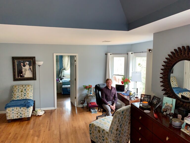 ¿Por qué algunas personas simplemente no pueden quedarse en su casa?