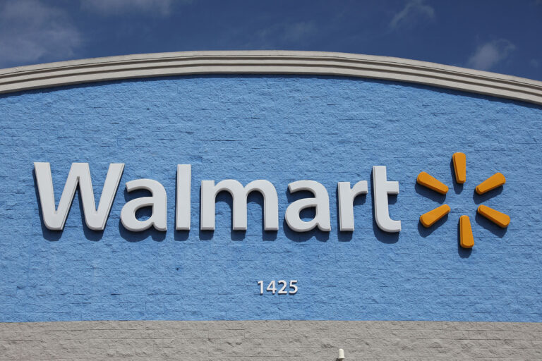 Trabajadora de supermercado Líder en La Dehesa fue diagnosticada con COVID-19