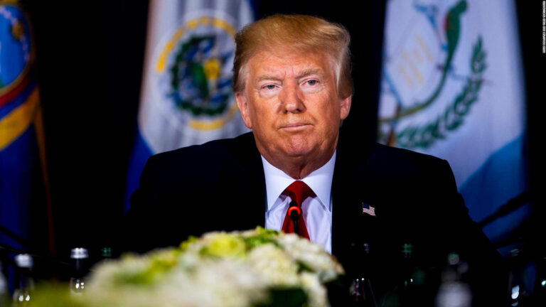 Trump firmó decreto para suspender la inmigración a Estados Unidos por 60 días