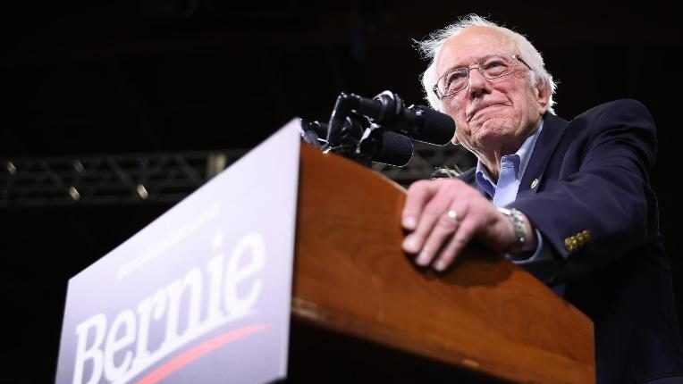 Bernie Sanders abandona la carrera presidencial demócrata