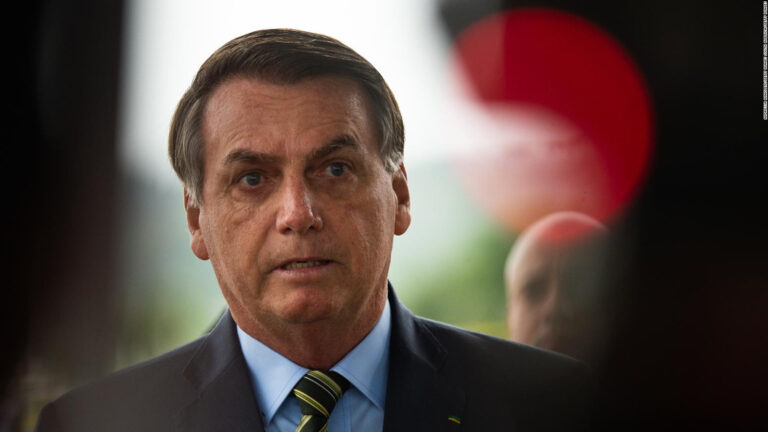 Bolsonaro llama a 18 mil militares para la “Operación COVID-19”