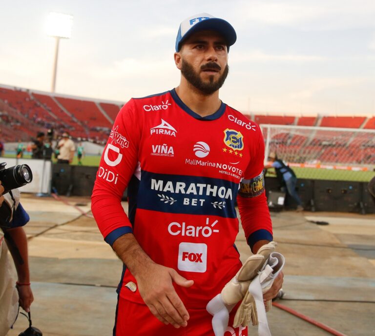 Johnny Herrera apoya a Mañalich: 