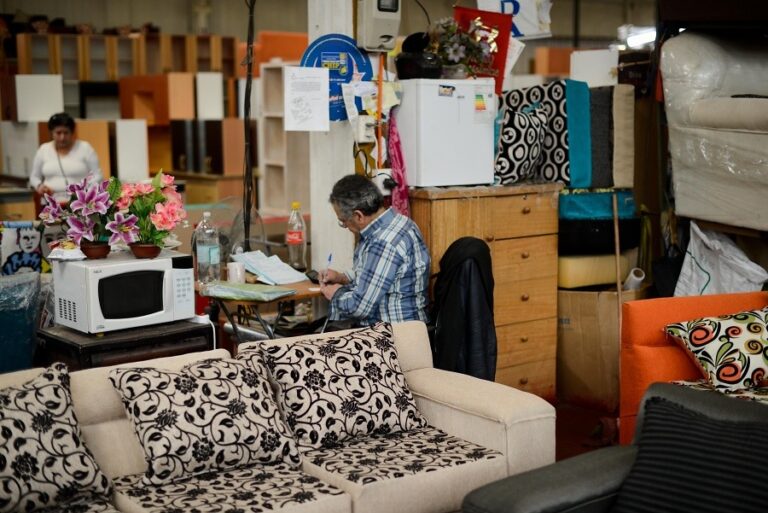 Tras un mes cerrado el Persa Bío Bío reabrió sus puertas al público