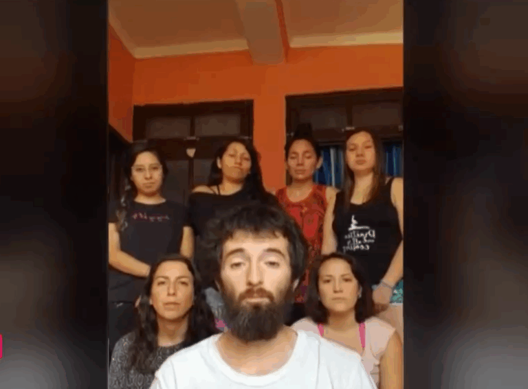 Piden ayuda para regresar: Chilenos varados en la India denuncian falta de abastecimiento y xenofobia