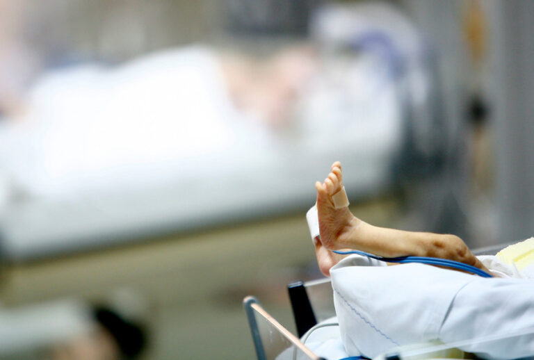 Mujer con COVID-19 dio a luz a bebé prematuro que dio positivo en Antofagasta