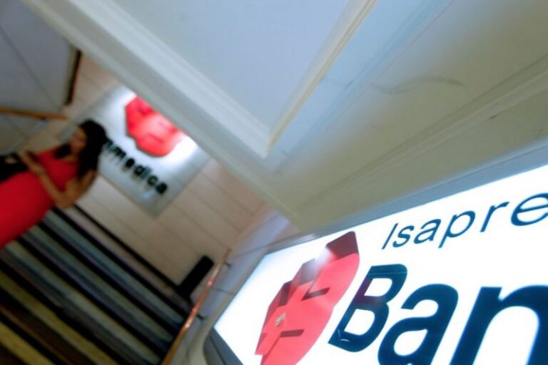 Cinco Isapres bonifican al 100% el examen para detectar el COVID-19