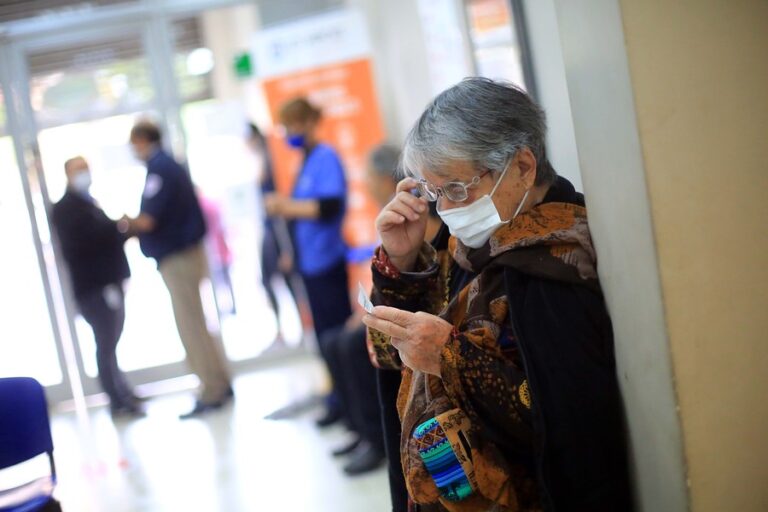 Adultos mayores podrán solicitar por videollamada que un apoderado pueda cobrar su pensión del IPS