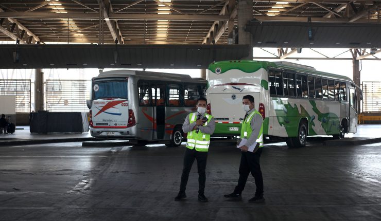 Había sido dado de alta: Joven con coronavirus fue detenido en Terminal San Borja y alcalde reclama que no hubo 