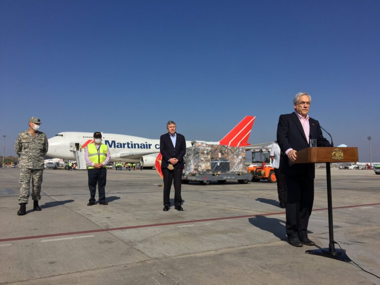 Piñera recibe importación de 72 nuevos ventiladores: 