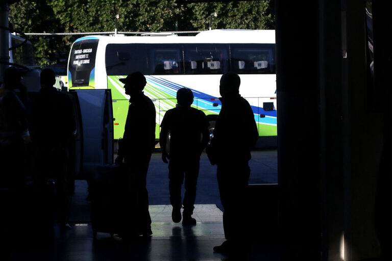 Terminales de buses en Estación Central seguirán funcionando pese a cuarentena en la comuna