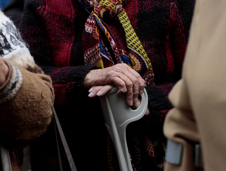 Seremi confirma al menos 15 contagiados con COVID-19 en hogar de ancianos de Quilicura