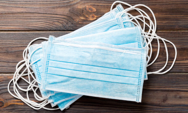 Partido Liberal pide al Gobierno deponer el uso obligatorio de mascarillas y eliminar el Pase de Movilidad