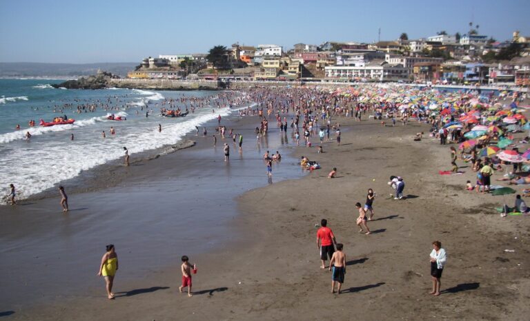 Balnearios del litoral central intentan evitar llegada de turistas para el nuevo fin de semana largo