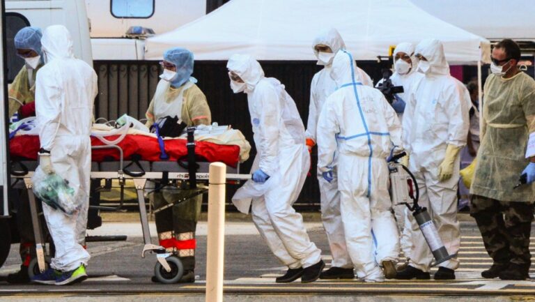 Reino Unido comenzará a probar vacunas contra el COVID-19 en humanos