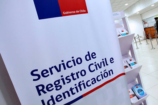 Extranjeros en Chile: Comienza a regir la extensión por un año de las cédulas de identidad