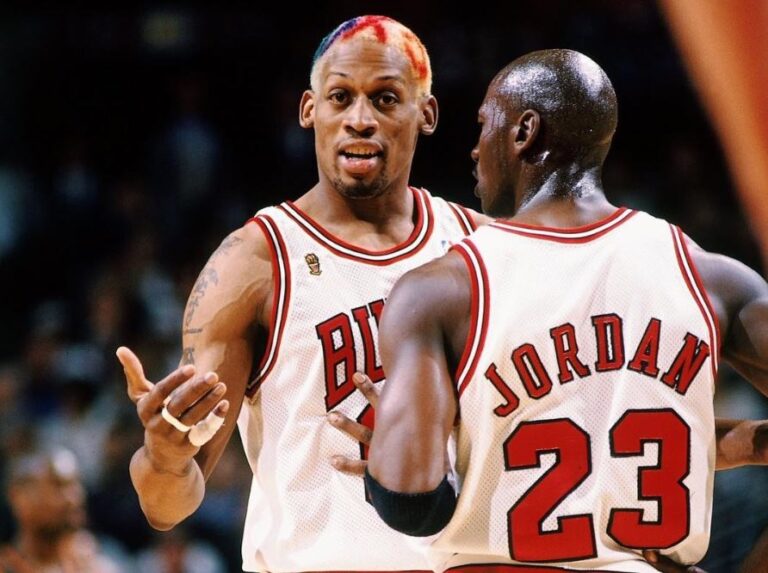 El día que Dennis Rodman escapó para pelear con Hulk Hogan cuando Chicago Bulls jugaba las finales