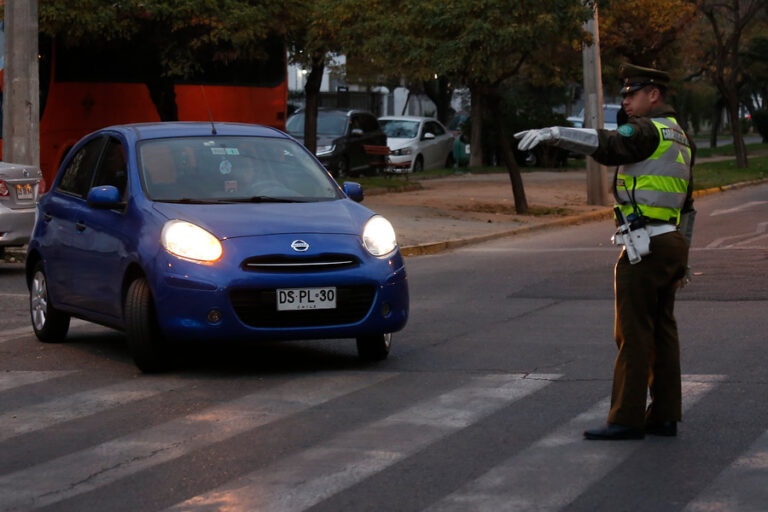 Este lunes comienza a regir la restricción vehicular: Revisa aquí el calendario