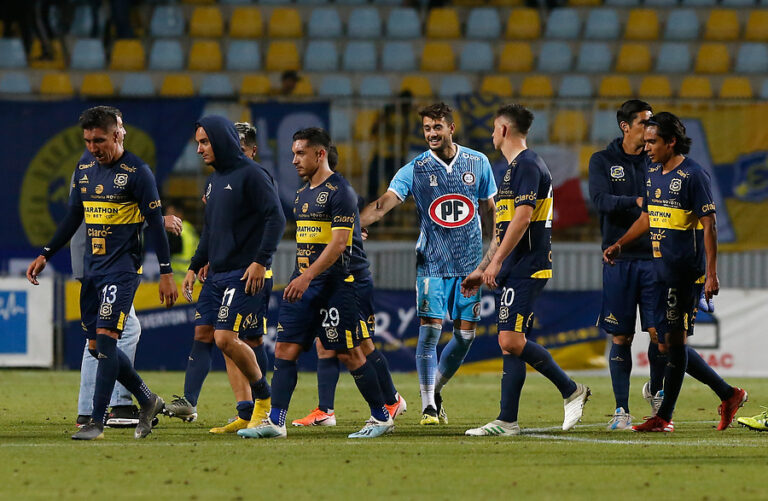 Primer jugador del fútbol chileno que dio positivo por COVID-19 fue dado de alta