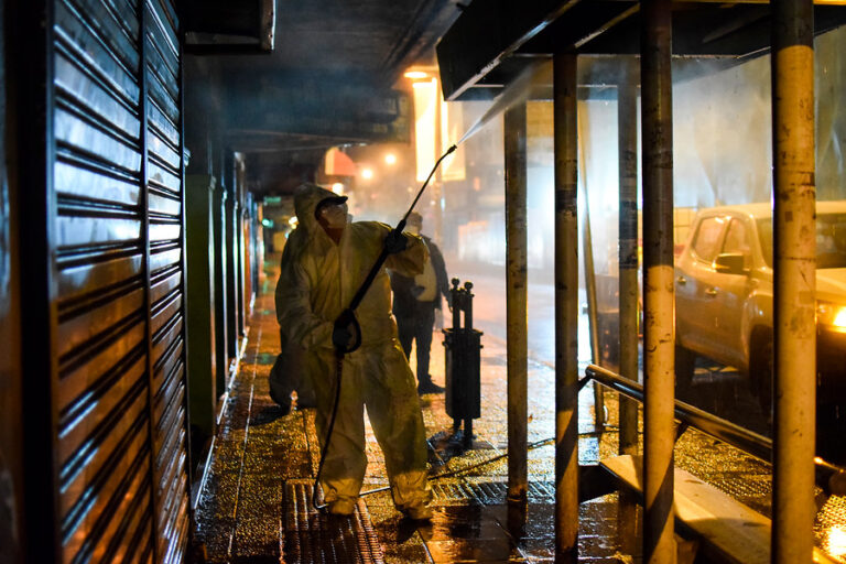 OMS advierte que desinfectar las calles 