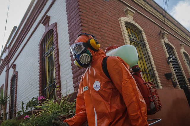 Transmisión comunitaria: El explosivo incremento de los casos COVID-19 en Santiago