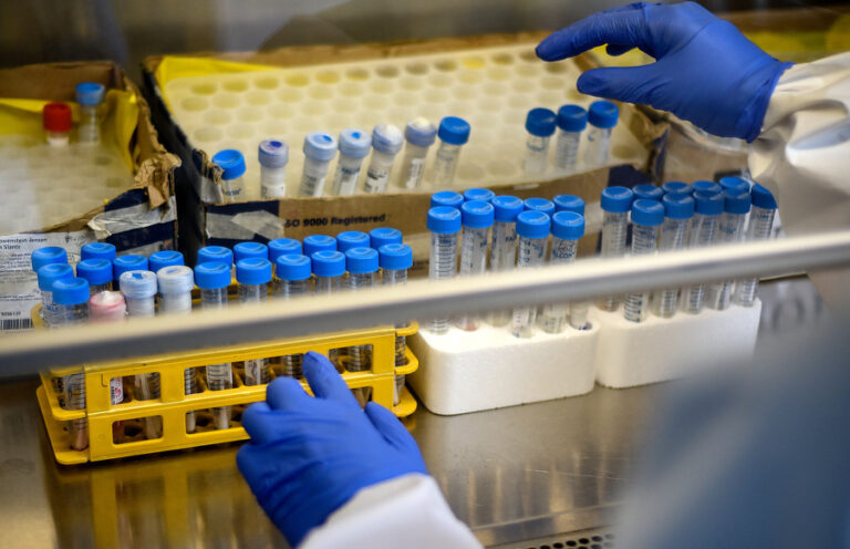 Informe epidemiológico: Santiago supera a Puente Alto como comuna con más casos de coronavirus