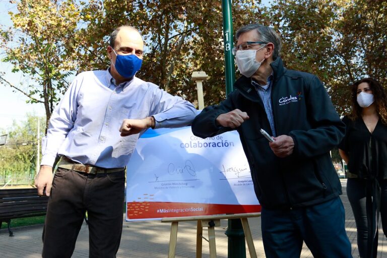 Joaquín Lavín presenta proyecto de viviendas sociales en Las Condes y le habla a vecinos: 