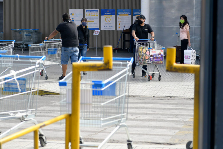 Funcionario de salud COVID-19 positivo fue detenido tras intentar robar en supermercado de Hualpén
