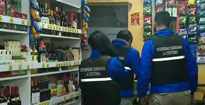 Municipalidad de La Cisterna ordena que botillerías cierren dos horas antes del toque de queda