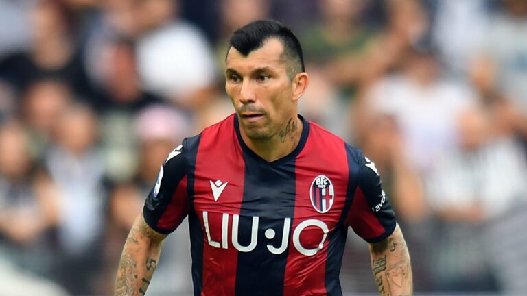 Gary Medel descarta volver a Chile: 