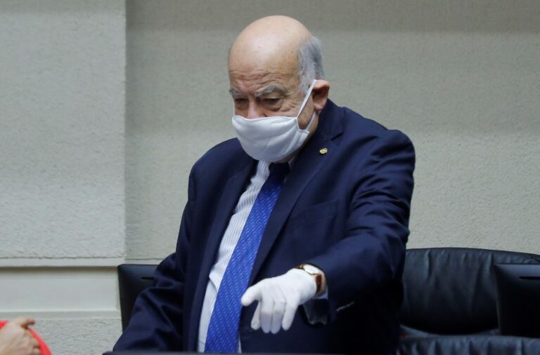 Insulza por contagio de senador Quinteros de COVID-19: 