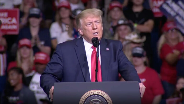 Trump realiza masivo mitin pese a la pandemia: Pidió disminuir las pruebas de COVID-19