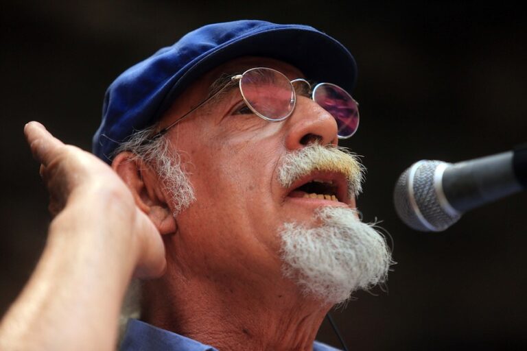 Proyecto que busca aumentar en 50% la difusión de música chilena no deja conformes a radios ni artistas