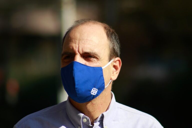 Ministro Monckeberg dio positivo a test PCR por coronavirus: Descartan contacto estrecho con presidente Piñera