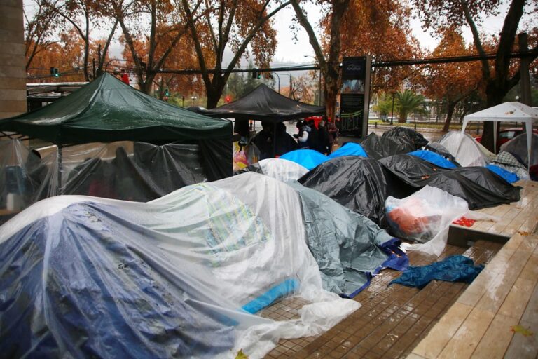 Cancillería colombiana dispone 3 vuelos humanitarios para repatriar a más de 400 ciudadanos varados en Chile
