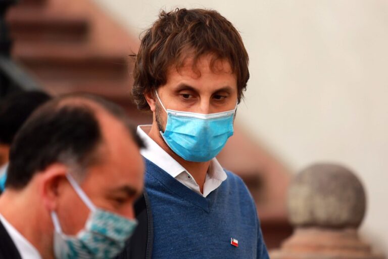 Minsal informó que hay 4.075 muertes asociadas a COVID-19 confirmadas por laboratorio y 3.069 casos sin ratificación de PCR