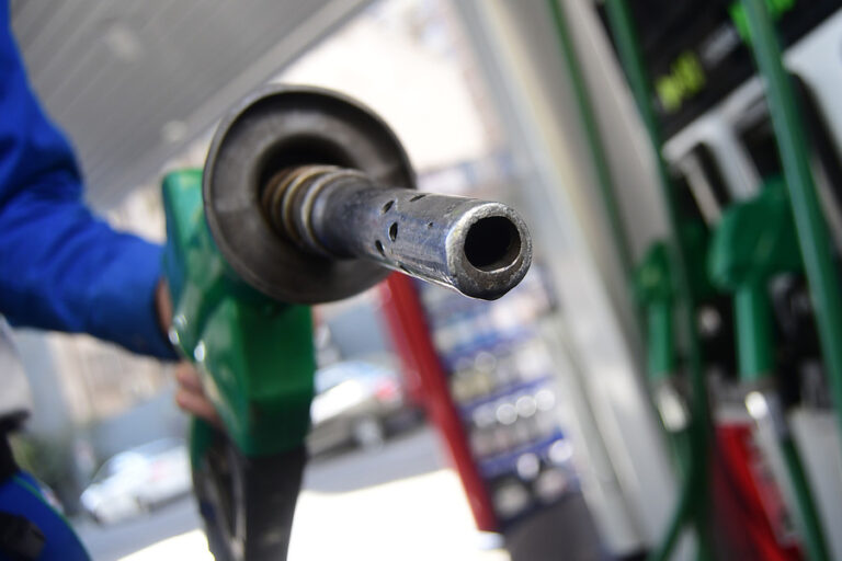 Puedes cotizar: Plataforma permite encontrar la parafina más barata del país