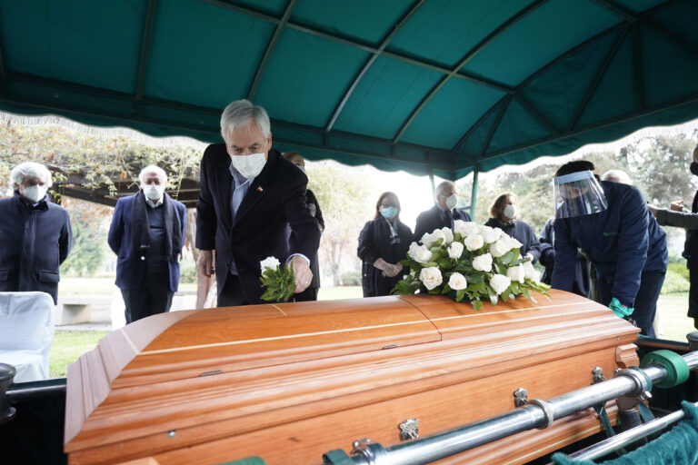 Controversia tras eventual incumplimiento de protocolos en funeral de Bernardino Piñera