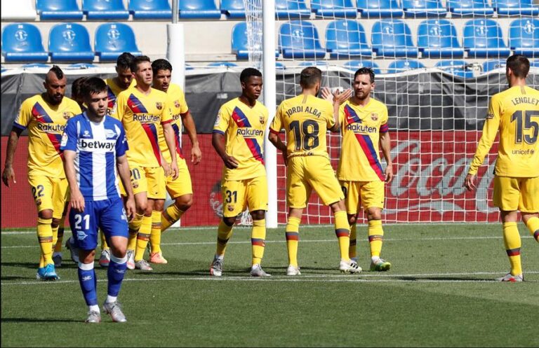 Quique Setién probó a Arturo Vidal como defensa en el cierre de la Liga