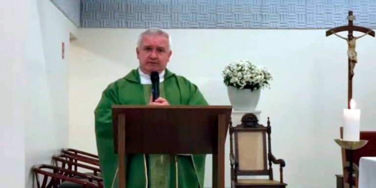 Sacerdote brasileño: 