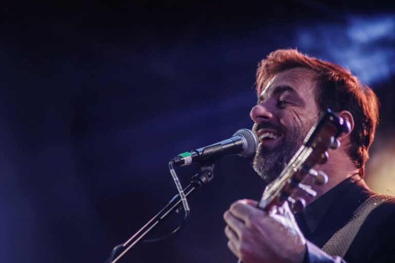 Kevin Johansen y los nuevos locos años '20: 