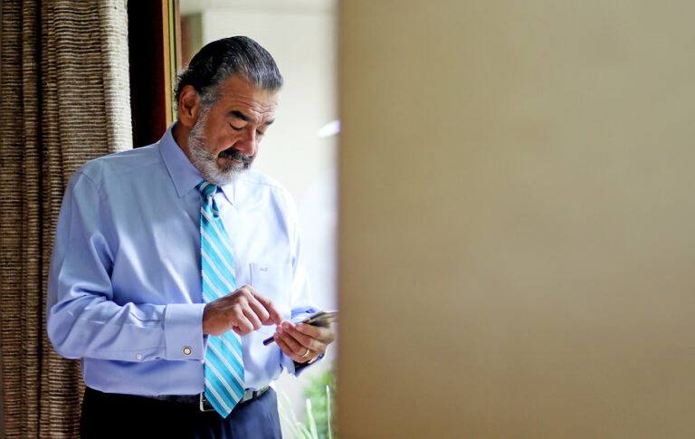 Luksic sobre impuesto a los súper ricos: “Se requiere ayuda de todos, más de los que más tienen”