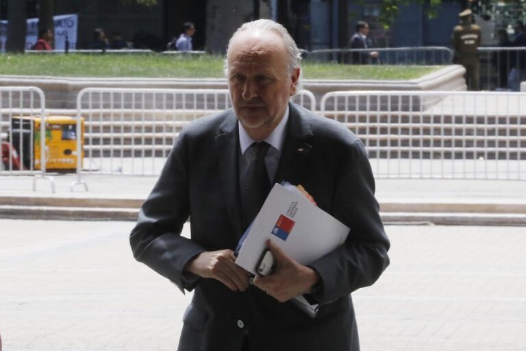 Ministro Prokurica descartó idea de privatizar Codelco: 