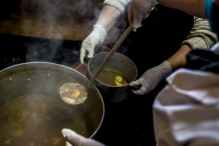 Estación Central inicia campaña de testeo en ollas comunes