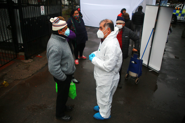 Minsal defiende concepto “leve mejoría” y extienden cuarentenas en las 63 comunas del país