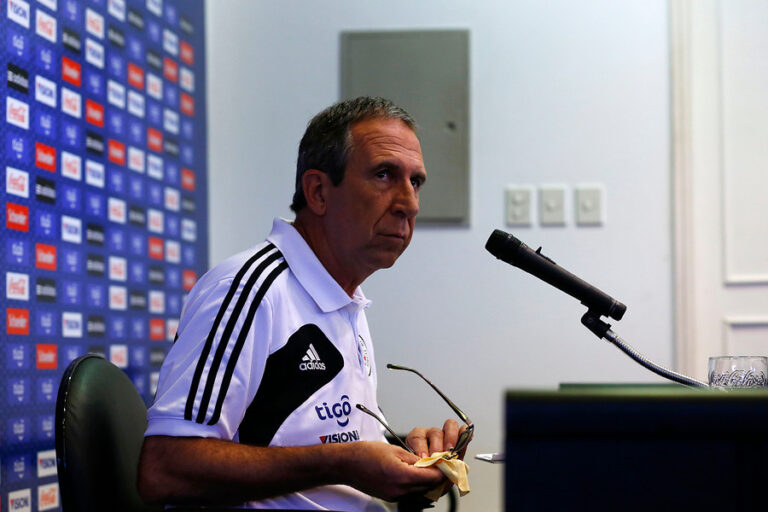 Gerardo Pelusso critica que se hable del Leeds como si hubiera ganado la Copa del Mundo