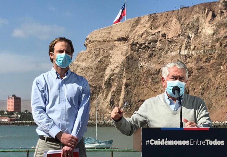 Minsal reitera decisión de desconfinar dos regiones: 