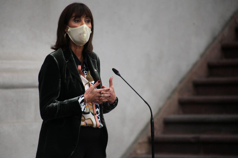 Ministra Zalaquett y femicidio de carabinera: 