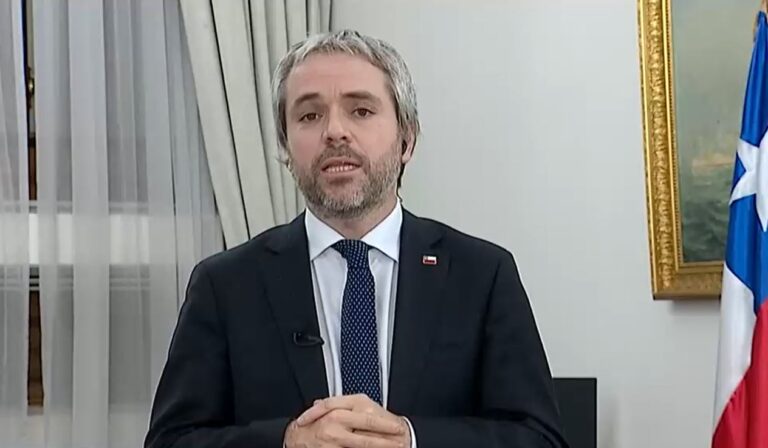 Blumel por futuro del proyecto del 10%: 