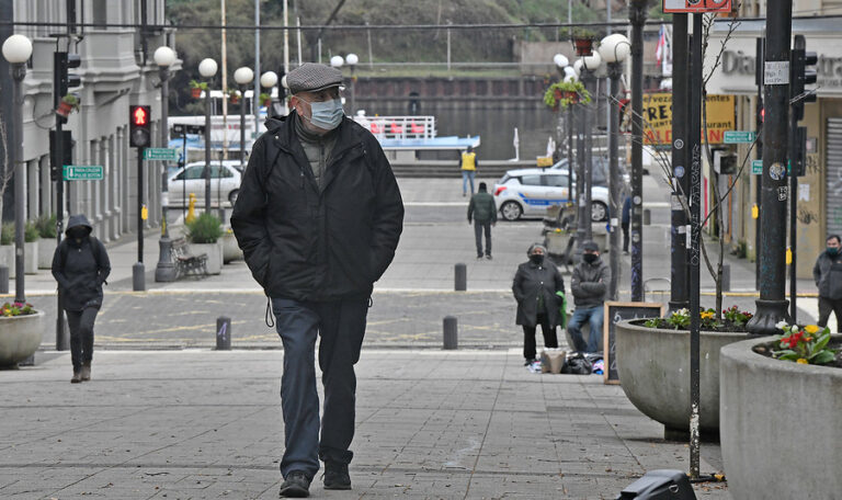 Minsal reporta 98 fallecidos y 2.185 nuevos casos: En el mundo se registra un nuevo récord de contagios diarios